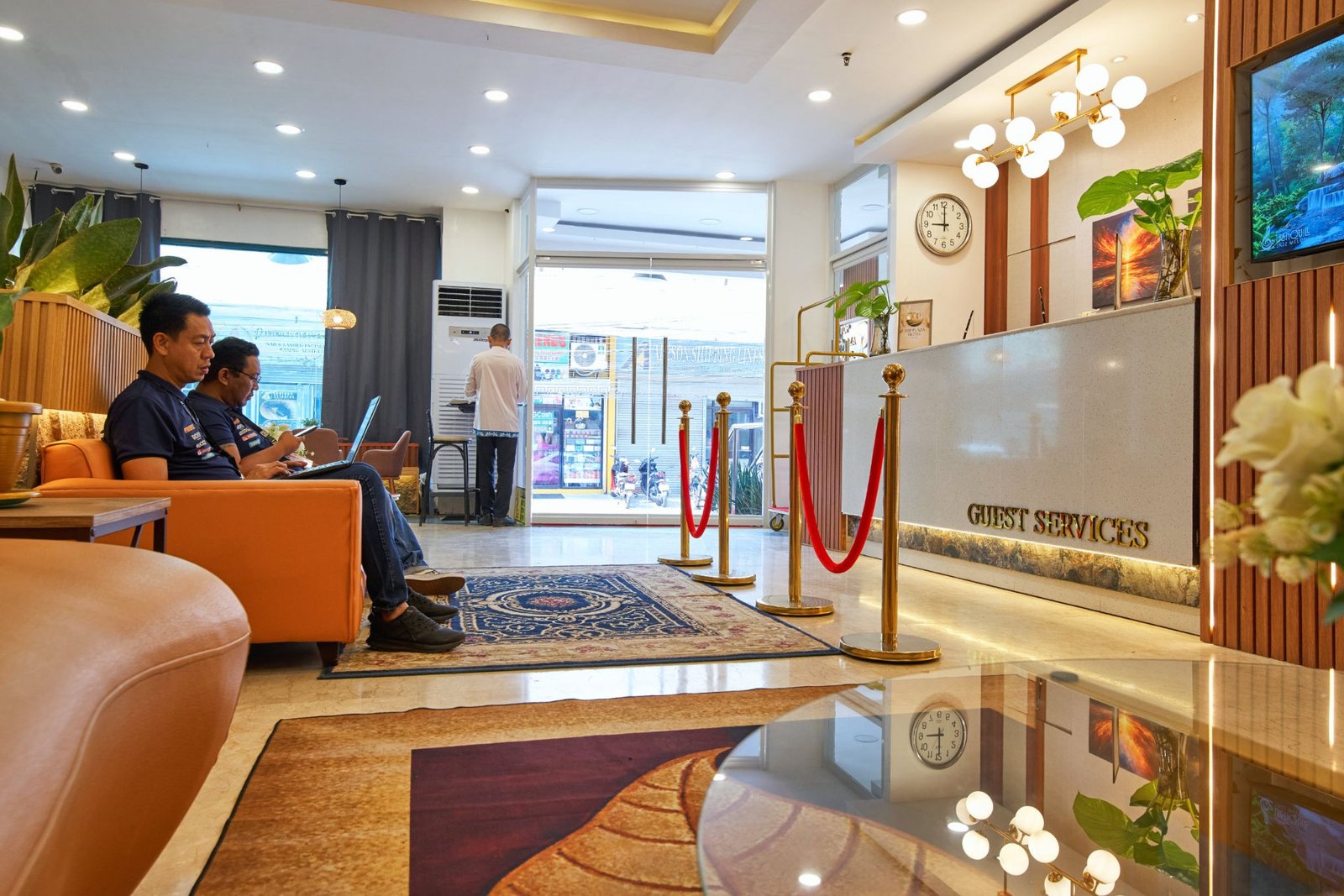 Lobby 09