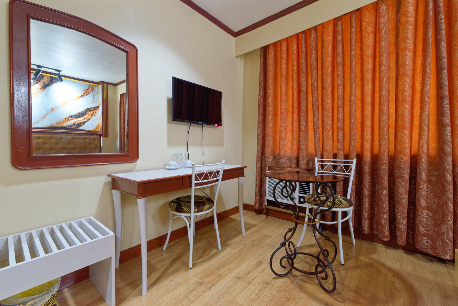 Room209 Room2