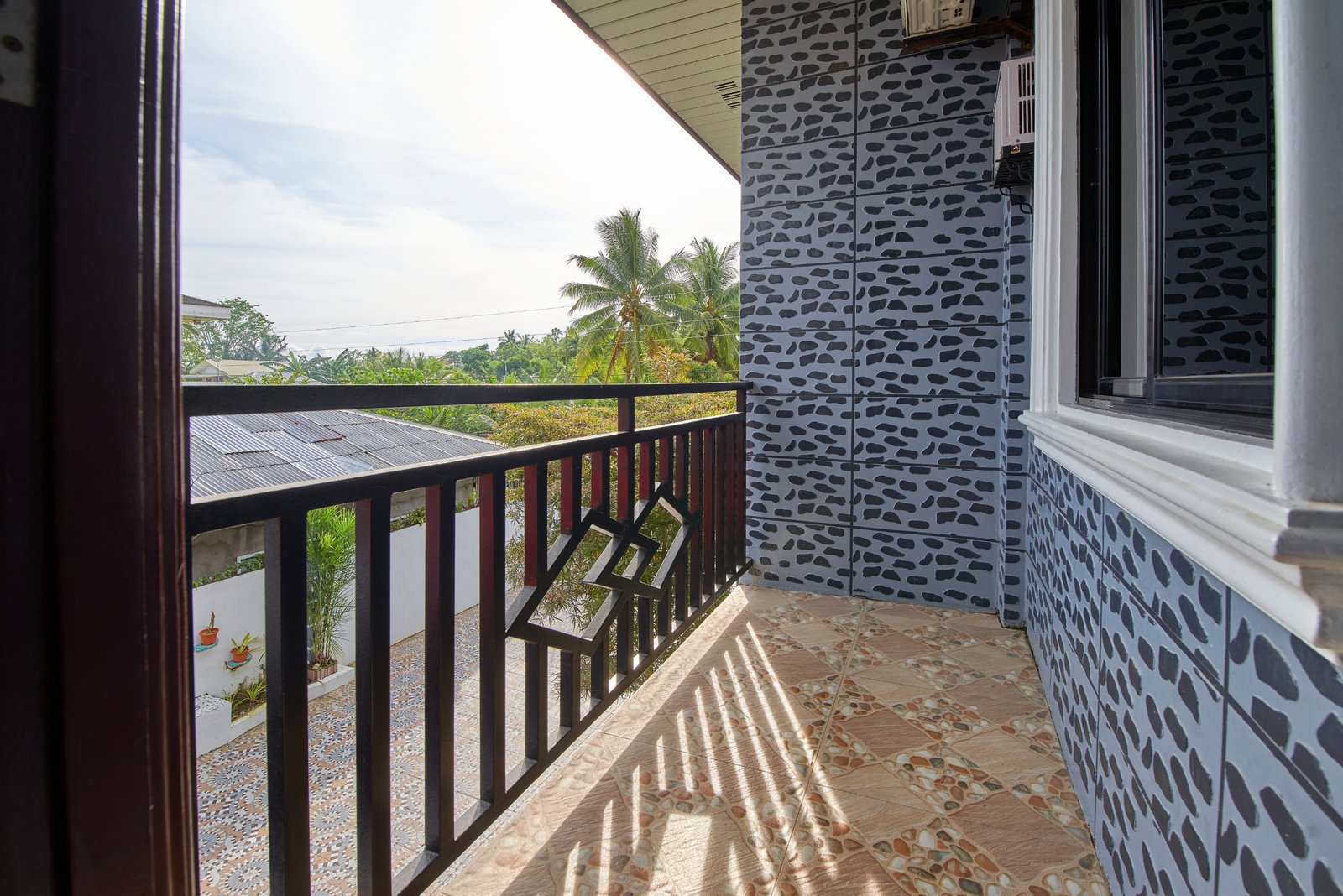 06 Balcony