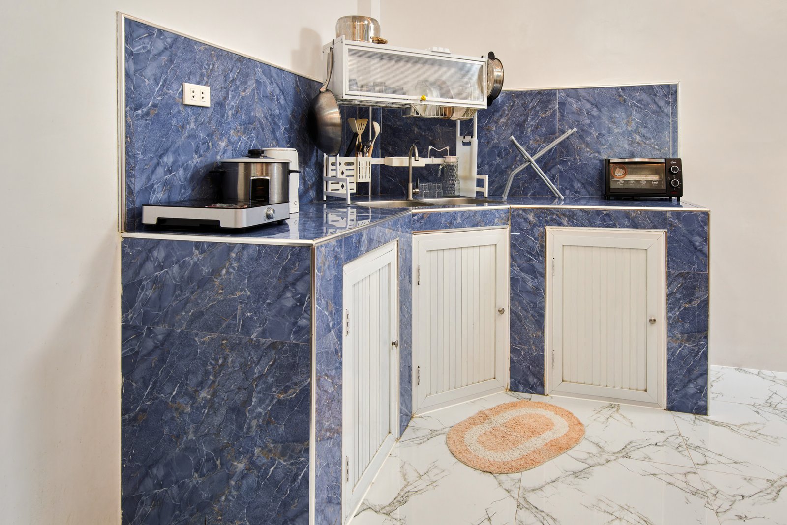 09 Kitchen