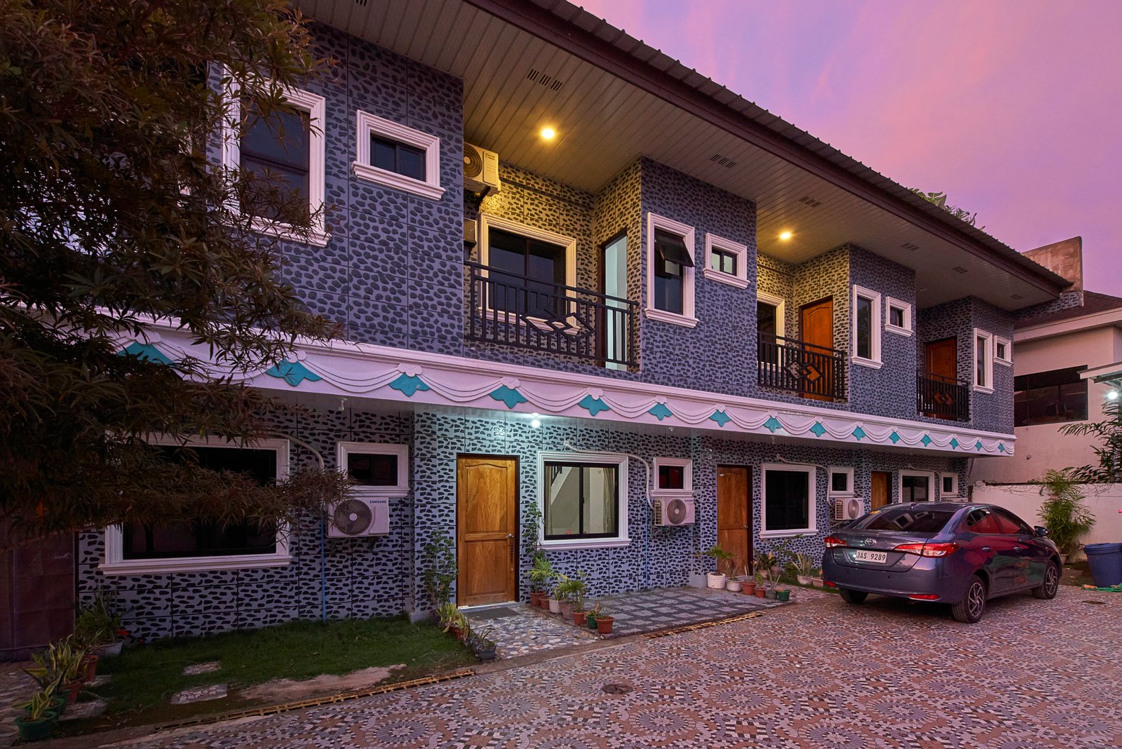 18 Exterior